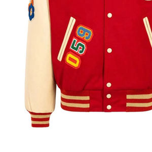 Veste universitaire personnalisée de qualité supérieure pour hommes, corps en laine rouge avec manches en cuir véritable, veste bomber Letterman - Product Image 3