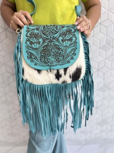 Hermosa Bolsa de Hombro de Cuero con Flecos de Piel de Vaca, Diseño 2026, Hecha a Mano con Tallado y Detalles en Turquesa, Estilo Western - Product Image 4
