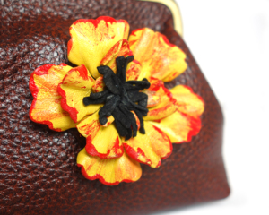 Cartera de Cuero Hecha a Mano al por Mayor, Bolso de Cuero Vacuno Decorado con Flor Amarilla, Monedero de Cuero - Product Image 6