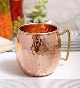 Mug Moscow Mule en cuivre massif avec finition martelée, poignée ergonomique en laiton, réutilisable, pour bar à domicile ou cadeau - Product Image 1