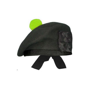 Casquette Balmoral écossaise 100% pure laine noire unie personnalisée avec petit pompon vert et ruban de queue – Vente en gros - Product Image 5