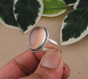 แหวนเงินแท้ 925 ประดับพลอยเทอร์ควอยซ์ทรงรีแบบฝังขอบ งานแฮนด์เมด สไตล์คลาสสิกสำหรับผู้หญิง เสริมสร้างความรักในตัวเอง ขายส่ง - Product Image 4