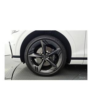 Genesis GV70 2.5T AWD 2024, SUV a Gasolina con Caja de Cambios Automática, Asientos de Cuero, Cámara Trasera, 33,390 km, Volante a la Izquierda - Product Image 5