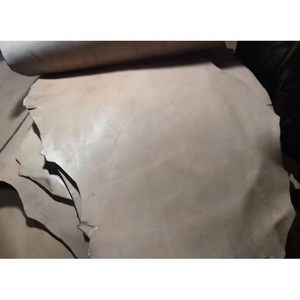 Cuir de buffle de première qualité, tanné végétal, demi-peaux épaisses, grain plein, couleur naturelle, pour la fabrication de ceintures, sacs et outils. - Product Image 4