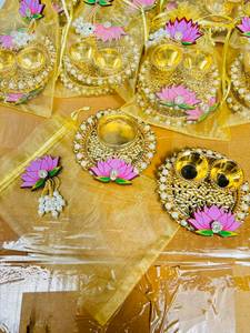 Portavelas Lotus Diya, Plato para Roli Chawal, Bolsa Potli, Recuerdos de Boda Diwali, Decoración para Mandir Pooja, Juego de Regalo Artesanal con Perlas - Product Image 6