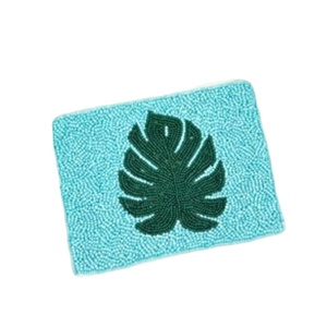 Monedero de Moda Único y Hermoso con Cuentas de Color Morado y Bordado de GEAUX TIGERS con Diseño Clásico de Hiba Enterprises - Product Image 3