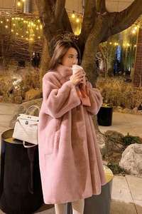 Poncho Trench Décontracté pour Femme Nesta Sports, Chaud et Épais, en Fausse Fourrure de Lapin Rex, avec Col à Capuche, Rose et Noir, Hiver, en Peau de Mouton - Product Image 2