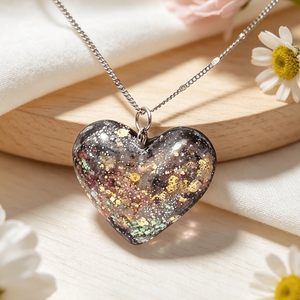 Collier pendentif en résine en forme de cœur romantique pour femmes, paillettes argentées et chaîne, collier tendance à prix incroyable - Product Image 1