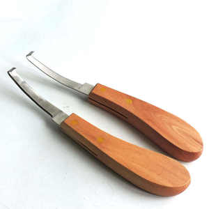 Cuchillo para Recortar Pezuñas de Acero Inoxidable de 18 cm con Mango de Madera, Instrumento Veterinario de Alta Calidad, Ecológico y Seguro, de Pakistán - Product Image 4
