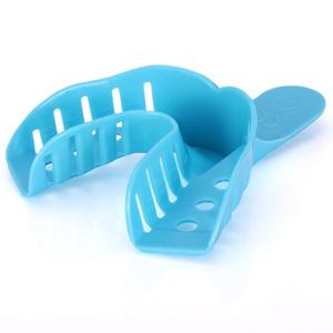 Juego Profesional de 12 Bandejas Desechables para Impresiones Dentales |   Kit de Bandejas de Plástico Rígido Perforadas con 4 Paquetes Inferiores Medianos - Product Image 4