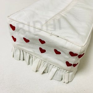 กล่องใส่กระดาษทิชชูสีขาวและสีแดงลายริ้ว ทำมือ เป็นมิตรกับสิ่งแวดล้อม ยี่ห้อ Ridhi  แบบคลาสสิกทรงสี่เหลี่ยมผืนผ้า  พร้อมลายปัก  สำหรับใช้ในบ้าน - Product Image 3