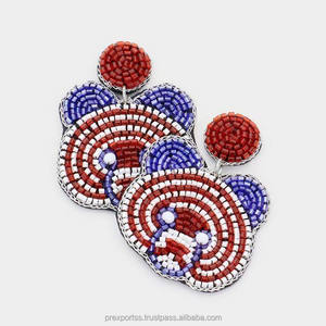 Pendientes Unisex con Cuentas de Estrella Roja, Lindos, Hechos a Mano en Estados Unidos, Chapados en Oro, Joyería Personalizada, Pendientes de Aro para el 4 de Julio, Estilo Americano - Product Image 3