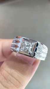 Anillo de banda ancha con diamante de corte redondo de moissanita brillante para hombre, plata de ley 925, joyería fina, regalo sorpresa de boda para pareja - Product Image 5