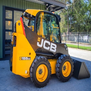 Chargeuse compacte JCB robuste avec système hydraulique puissant, haute productivité et compatibilité flexible des accessoires - Product Image 6