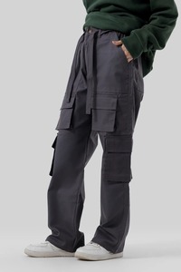 Jean en denim noir décontracté à coupe ample et jambe large, en coton mi-lourd, avec déchirures décoratives, taille mi-haute, lavage régulier, écologique - Product Image 4