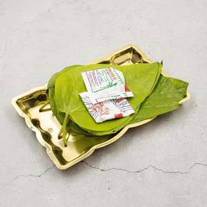 Assiette de Puja traditionnelle artisanale en laiton, Thali Pooja, Thembuland Patra, assiette rectangulaire décorative en laiton pour la maison - Product Image 3