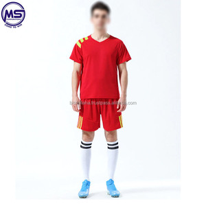 Maillot de football uni pour hommes 100% polyester avec logo et nom d'équipe personnalisés Service OEM Haute qualité - Product Image 6