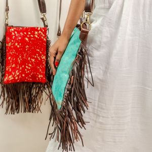 Bolso Bandolera de Cuero Genuino Suave para Mujer, Estilo Boho con Flecos, Diseño de Lujo, Casual para Uso Diario - Product Image 2