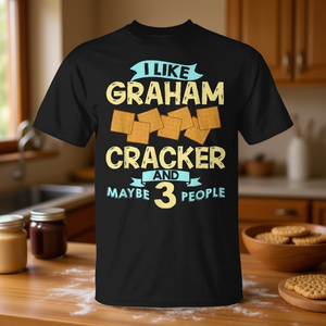 Camiseta Promocional Unisex de Manga Corta con Cuello Redondo para Adultos, sin Gluten, con Diseño de Galleta Graham y Cobertura de Chocolate - Product Image 3