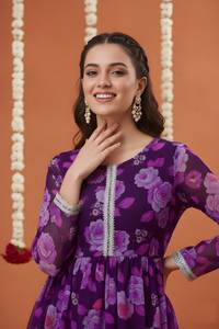 Conjunto de Kurta de Georgette Estampado Morado con Sharara, Manga Larga, Cuello Redondo, Traje Étnico Festivo para Mujer - Product Image 2