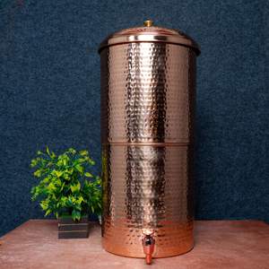 Fontaine à eau cylindrique classique en cuivre avec robinet de distribution fluide, idéale pour le stockage quotidien d'eau potable - Product Image 1