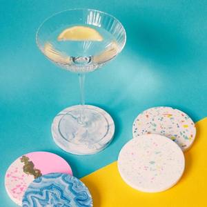 Juego de Posavasos Cuadrados Clásicos de Madera y Resina Estilo Indio con Tamaño y Logotipo Personalizables para una Decoración Elegante del Hogar - Product Image 3