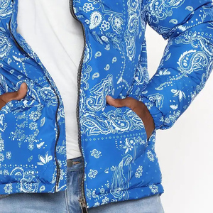 Chaqueta Acolchada Azul con Estampado Paisley para Hombre, con Paneles Negros en los Hombros, Cierre de Cremallera Resistente al Viento, Abrigo Casual de Invierno - Product Image 5