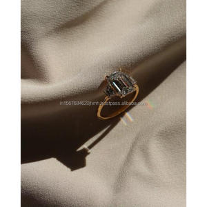Anillo Unisex de Compromiso y Boda con Diamante de Corte Esmeralda en Oro Blanco de 14k, Cultivado en Laboratorio, Estilo Vintage, Regalo de Aniversario - Product Image 1