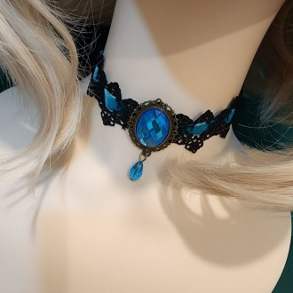 Nordic Lace Velvet Choker Necklace with Blue Gemstone Fashionable Accessory