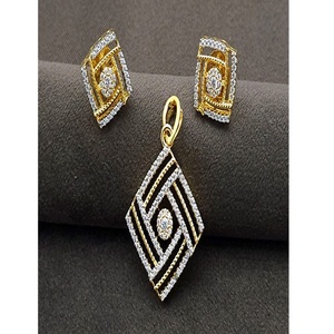 Elegante Juego de Colgante de Diseño con Baño de Oro y Acabado Blanco, con Circonitas Brillantes, para Mujer, Regalo para Aniversario, Boda, Compromiso o Fiesta - Product Image 2