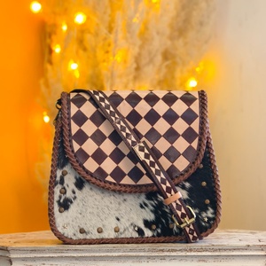 Nouveauté 2026 : Sacs à bandoulière en cuir véritable Venus pour femmes, décorés de lettres florales et d'ornements faits à la main - Product Image 1