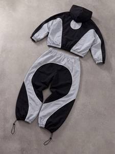 Survêtements de haute qualité à blocs de couleur résistants à l'eau pour hommes, vestes à capuche en nylon, pantalons de jogging légers, vêtements personnalisés OEM - Product Image 3