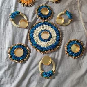 Elegante Portavelas de Metal Estilo Art Deco Ecológico, Flores Artificiales Rangoli, Decoración Tradicional para el Hogar, Bautizo, Diwali - Product Image 1