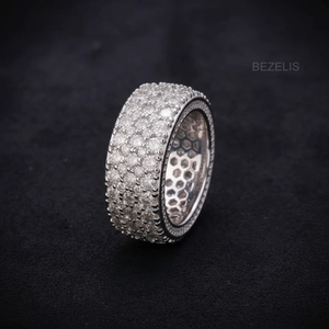 Anillo de diamantes cultivados en laboratorio de varias filas anchas con incrustaciones de oro rosa, banda llamativa y espectacular en oro amarillo. - Product Image 5