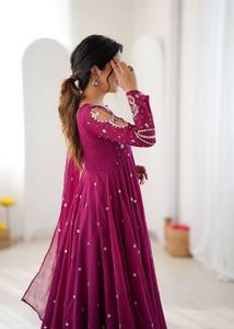 Ensemble Anarkali Salwar Kameez en Faux Georgette Gaufré avec Dupatta Longue, Séchage Rapide, Coupe Classique, Tenue Ethnique pour Femme pour Mariage - Product Image 4