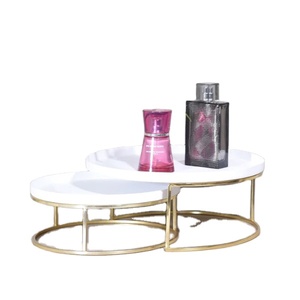 Soporte de mármol blanco para pasteles, acabado dorado de Metal y mármol para decoración del hogar - Product Image 1