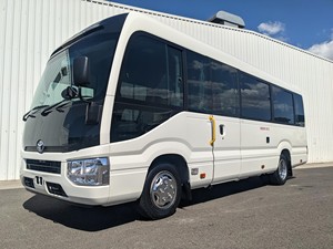 Autobús TOYOTA COASTER HZB70 DELUXE AUTOMÁTICO USADO de alta calidad, año 2020, recién llegado. Autos impecables en venta. - Product Image 6