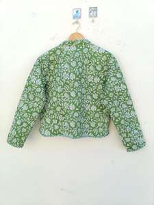 Chaqueta de Algodón Acolchada Floral Verde Hecha a Mano: Prenda Reversible para Mujer - Product Image 6