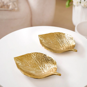Plato de servir de latón dorado con diseño de hojas, estilo tradicional indio, para decoración de festivales y exhibición de alimentos a un precio aceptable. - Product Image 4