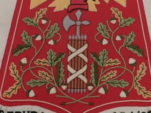 Drapeau Cérémoniel Brodé Main en Fil Doré et Vert, Personnalisé, Qualité Standard - Product Image 2