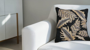 Housse de coussin carrée vintage multicolore brodée de feuilles de palmier 100% coton anti-plis pour la maison et l'hôtel - Product Image 2