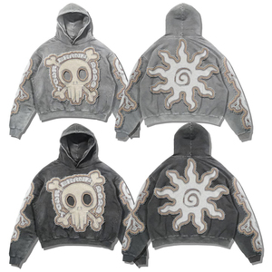 Sudadera Corta Bordada Youkerland Unisex, Estilo Urbano Holgado, Color Gris con Estrellas Rojas y Azules y Patrón de Globo Terráqueo - Product Image 5