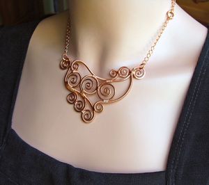 Collier en cuivre design au look attrayant, accessoire parfait pour les festivals, les fêtes et le style quotidien - Product Image 6