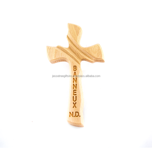 Cruz Lisa colgante de madera con acabado de pulido de madera Natural excelente calidad hecha a mano para Iglesia precio al por mayor - Product Image 6