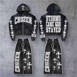 Chándal de moda urbana personalizado con bordado desgastado en colores personalizados y piedras de colores intensos, chándal de invierno para hombre - Product Image 1