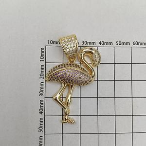 Collier de luxe plaqué or avec pendentif flamant rose et breloque animal hip-hop sertie de diamants - Product Image 5