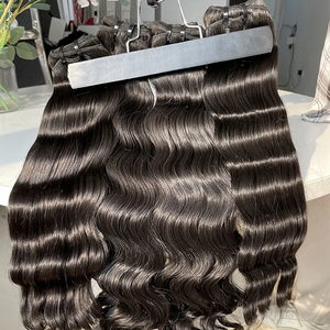 Cabello humano ondulado sedoso para una belleza sin esfuerzo Textura realista y brillo para un aspecto natural glamuroso que dura - Product Image 5