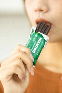 Barra de Chocolate Agridulce Saludable con Proteínas LEGENDARY CHOCOLATIER - 37g Negro Sólido Hecho en Vietnam - Product Image 2