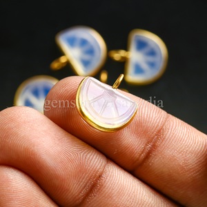จี้ผลไม้สีส้มแกะสลักจากโอปาไลต์ ขนาด 14 มม. เงินแท้ 925 เครื่องประดับคริสตัลบำบัด ชุบทองคำ โอปาไลต์ พลอยแท้ จี้ห้อยคอ - Product Image 4