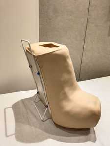 Simulador de Ginecología Kara Mediclust, Práctica Quirúrgica Manual, Entrenamiento de Alta Fidelidad para Profesionales Médicos - Product Image 3